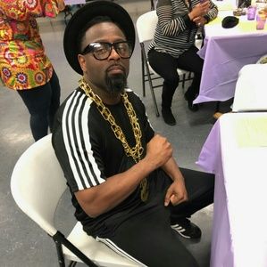 Meet your Posher, Joshua